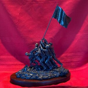 Franklin Mint “Raising the Flag on IWO Jima” Sculpture